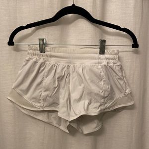 Lululemon hotty hot shorts 2.5